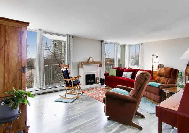 Homes for sale in Oak Brook, IL | 40 N Tower Rd #4F, Oak Brook, IL 60523 | MLS# 12686104