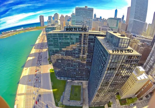 2nd image of 910 N Lake Shore Dr, Chicago, IL 60611