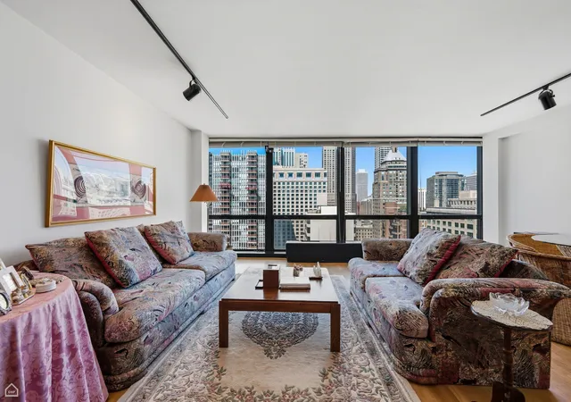 3rd image of 910 N Lake Shore Dr #2518, Chicago, IL 60611 | MLS# 12686111