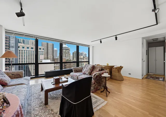 4th image of 910 N Lake Shore Dr #2518, Chicago, IL 60611 | MLS# 12686111