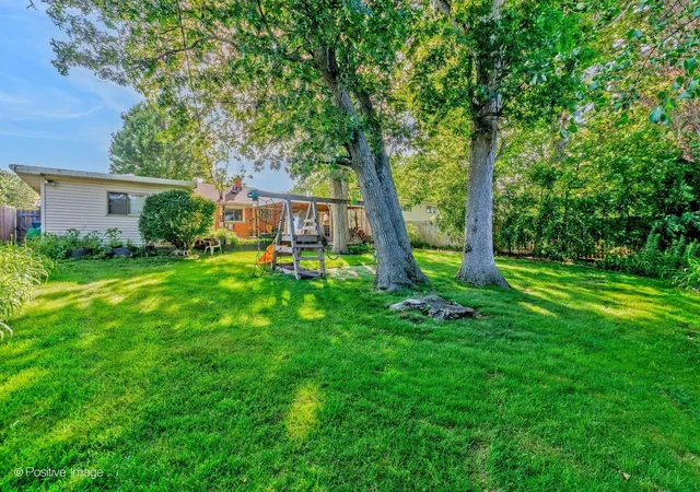 Homes for sale in Northbrook, IL | 1025 Longaker Rd, Northbrook, IL 60062 | MLS# 12686113