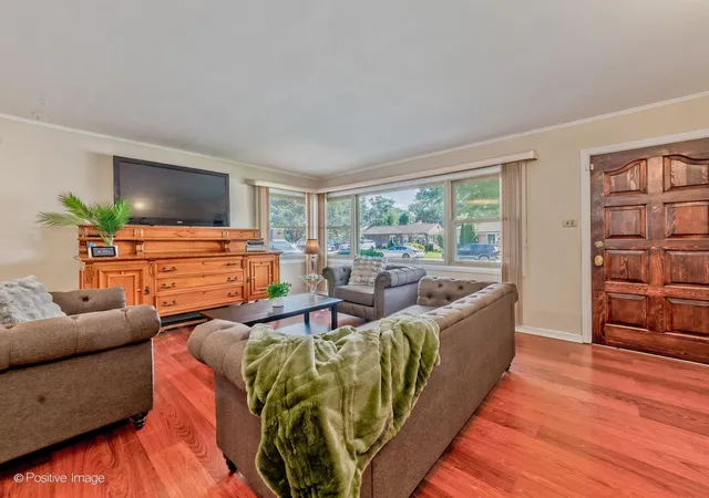Homes for sale in Northbrook, IL | 1025 Longaker Rd, Northbrook, IL 60062 | MLS# 12686113