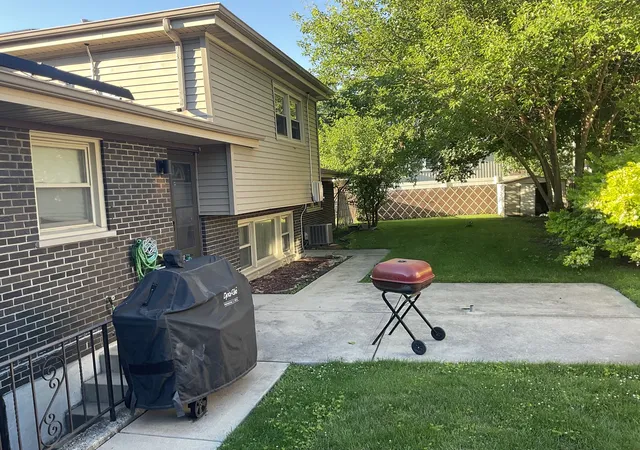 Homes for sale in South Holland, IL | 17141 Maryland Ave S, South Holland, IL 60473 | MLS# 12686133