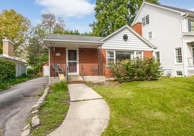 Photo 1 of Single family home for sale at 122 S Quincy St, Hinsdale, IL 60521 | MLS# 12686150 | Listing updated on 2026-09-20