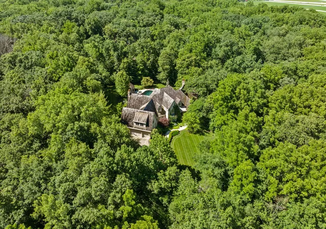 4th image of 33W551 Hub Rd, Wayne, IL 60184 | MLS# 12686157