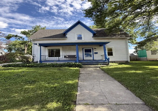 Homes for sale in De Kalb, IL | 916 Pleasant St, De Kalb, IL 60115 | MLS# 12686179