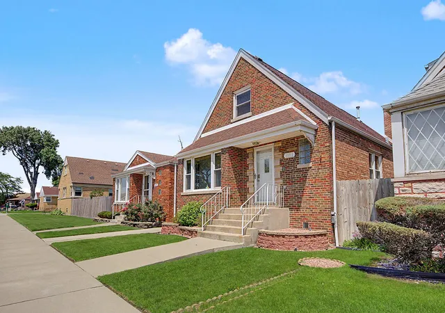 Photo 3 of Single family home for sale at 11011 S Ave L, Chicago, IL 60617 | MLS# 12686187 | Listing updated on 2026-09-15