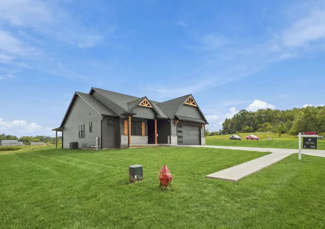 Photo 2 of Single family home for sale at 1409 Legends Dr, Milan, IL 61264 | MLS# 12686192 | Listing updated on 2026-10-01