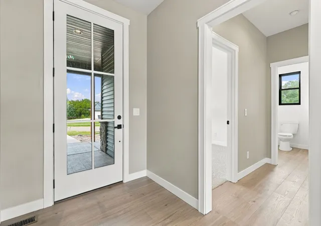 Photo 4 of Single family home for sale at 1409 Legends Dr, Milan, IL 61264 | MLS# 12686192 | Listing updated on 2026-10-01