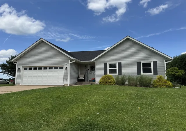Homes for sale in Aledo, IL | 1204 Ne 5th Ave, Aledo, IL 61231 | MLS# 12686218