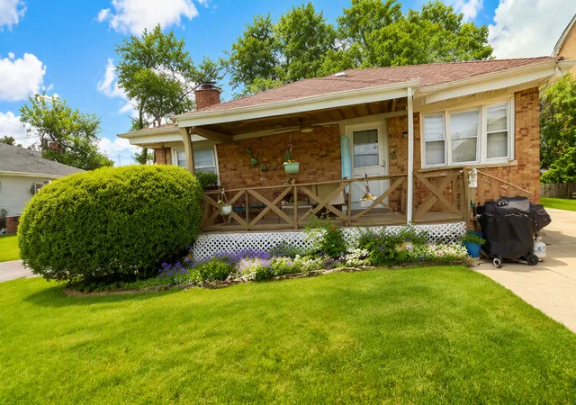 4th image of 10616 Essex St, Westchester, IL 60154 | MLS# 12686236