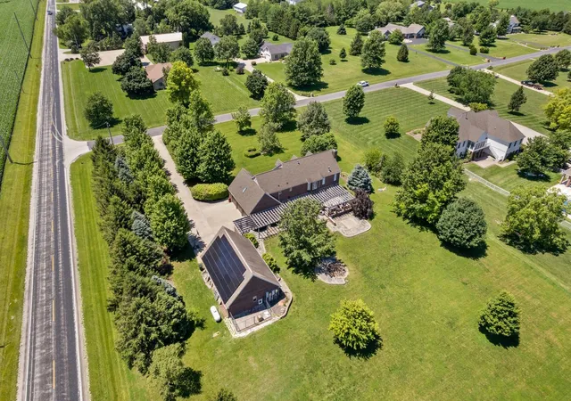 2nd image of 2102 Belmont Park Ln, Champaign, IL 61822 | MLS# 12686268