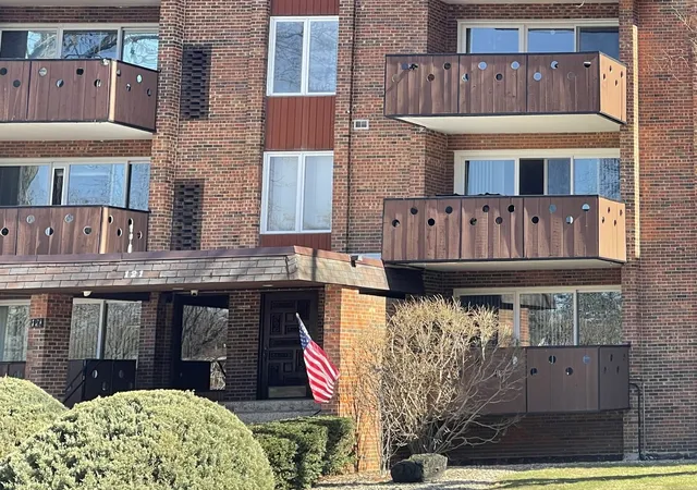 2nd image of 121 S Spruce Ave #103, Wood Dale, IL 60191 | MLS# 12686290