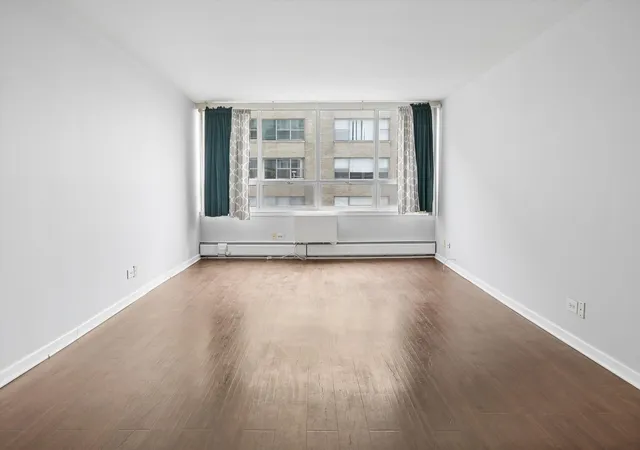 5th image of 6171 N Sheridan Rd, Chicago, IL 60660