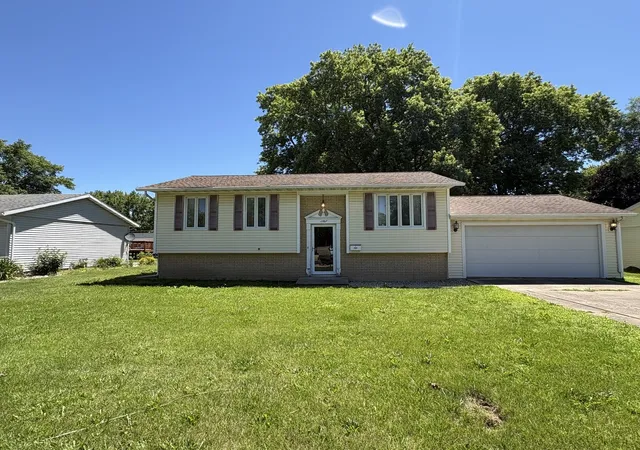 Homes for sale in Streator, IL | 1707 Wright St, Streator, IL 61364 | MLS# 12686337