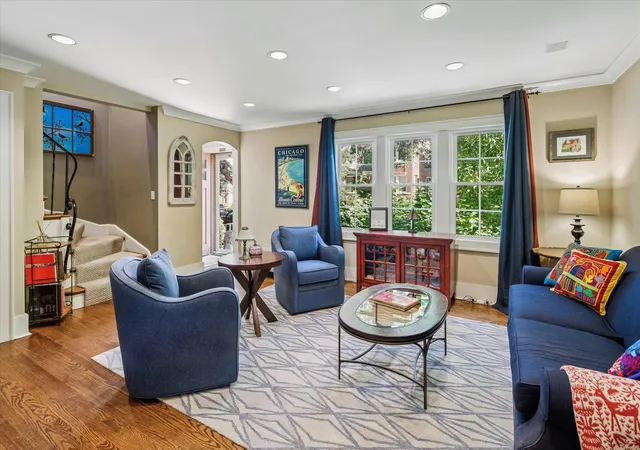 3rd image of 5321 W Pensacola Ave, Chicago, IL 60641 | MLS# 12686348
