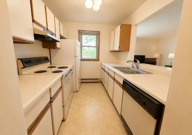 Homes for sale in Mc Henry, IL | 4316 W Shamrock Ln #2D, Mc Henry, IL 60050 | MLS# 12686359