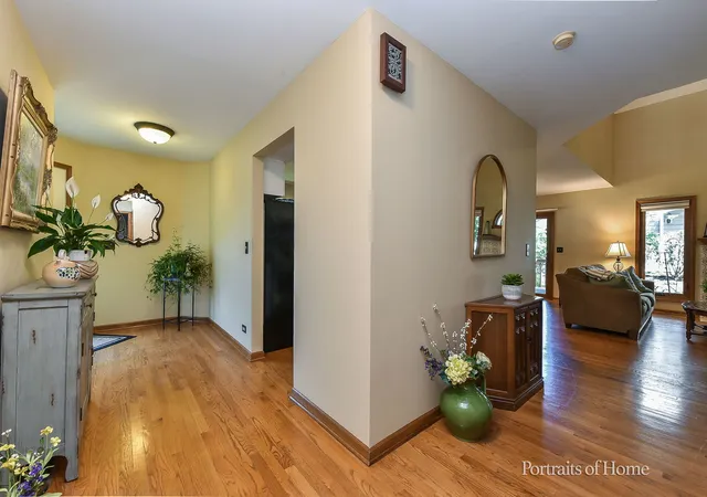 4th image of 403 Dillman Ct, Naperville, IL 60540 | MLS# 12686364