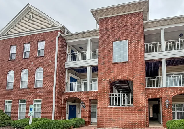 Homes for sale in Urbana, IL | 1903 N Lincoln Ave #220, Urbana, IL 61801 | MLS# 12686366