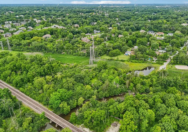 3rd image of 10S540 County Line Rd, Burr Ridge, IL 60527 | MLS# 12686382