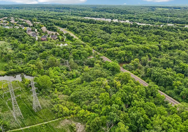 4th image of 10S540 County Line Rd, Burr Ridge, IL 60527 | MLS# 12686382