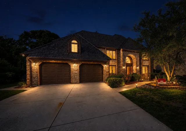 Homes for sale in Palos Park, IL | 10650 Wildwood Dr, Palos Park, IL 60464 | MLS# 12686386