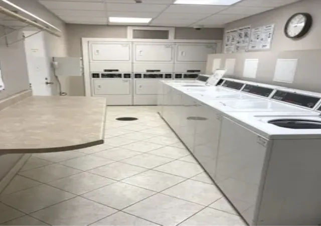 2nd image of 9009 Golf Rd, Des Plaines, IL 60016