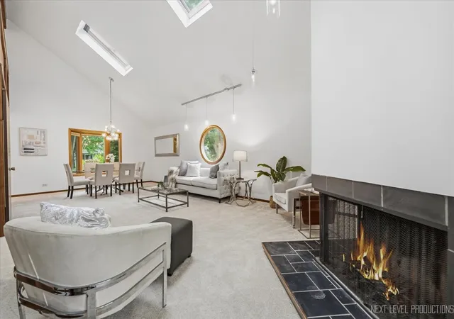 5th image of 942 Montgomery Ct, Naperville, IL 60540 | MLS# 12686414