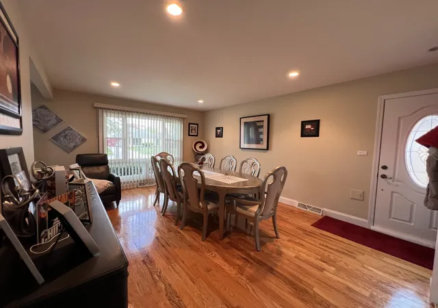 3rd image of 9220 Luna Ave, Morton Grove, IL 60053 | MLS# 12686461
