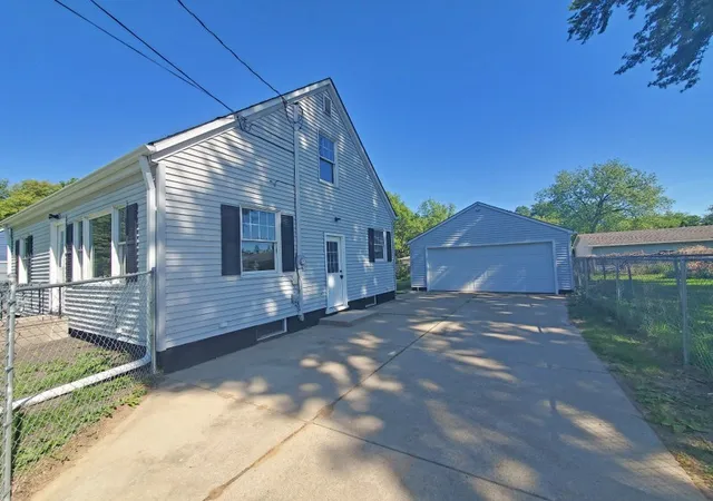 Homes for sale in East Moline, IL | 1611 36th Ave, East Moline, IL 61244 | MLS# 12686469