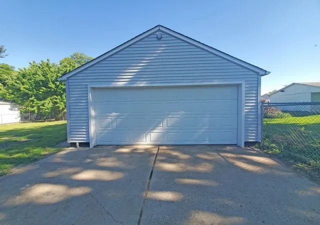 Homes for sale in East Moline, IL | 1611 36Th Ave, East Moline, IL 61244 | MLS# 12686469