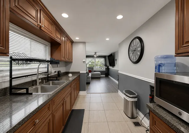 5th image of 16641 Paulina St, Markham, IL 60428 | MLS# 12686471