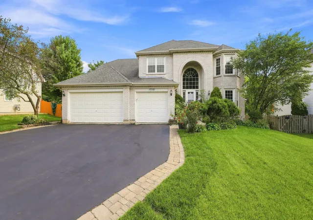 Photo 2 of Single family home for sale at 17110 Arbor Crk Dr, Plainfield, IL 60586 | MLS# 12686472 | Listing updated on 2026-09-07