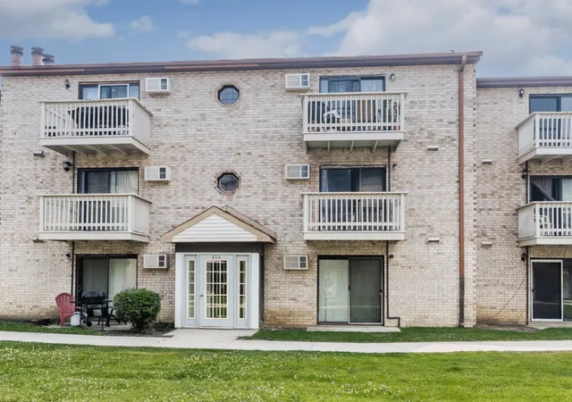 Condo for sale at 454 E Spruce Dr #2B, Palatine, IL 60074 | MLS# 12686482