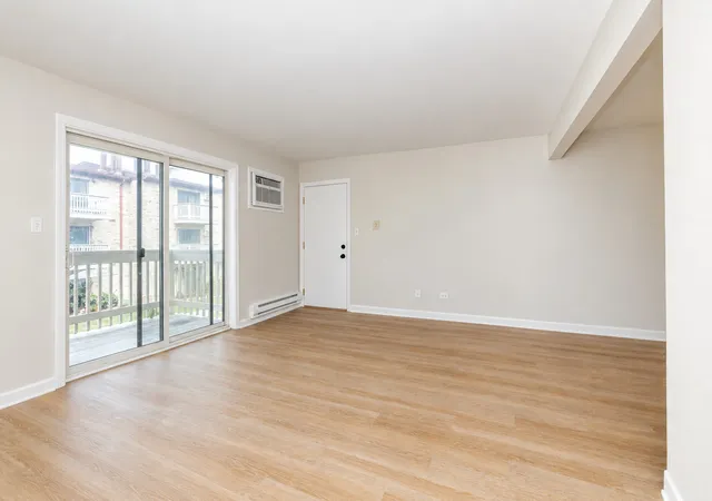 Listing Photo 4 - Condo for sale in building located at 454 E Spruce Dr, Palatine, IL 60074 - Unit #2B