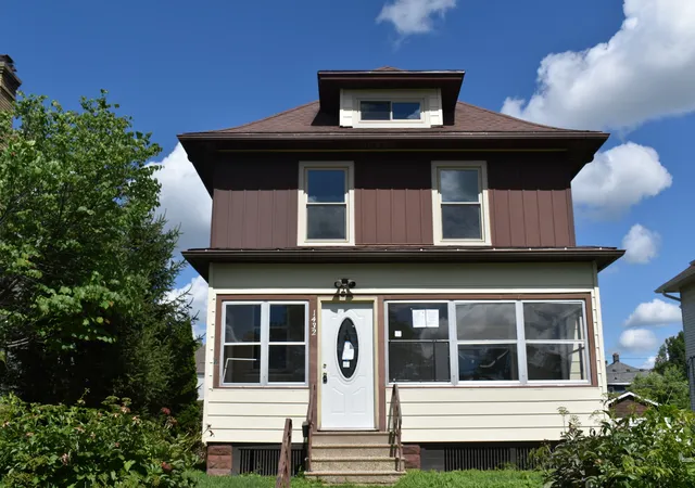Photo 1 of Sale Pending at 1432 9th Street, Moline, IL 61265 | MLS# 12686524 | Listing updated on 2026-10-01