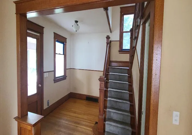 Photo 4 of Sale Pending at 1432 9th Street, Moline, IL 61265 | MLS# 12686524 | Listing updated on 2026-10-01