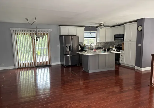 Photo 3 of Single family home for sale at 3136 Everglade Ave, Woodridge, IL 60517 | MLS# 12686527 | Listing updated on 2026-09-16