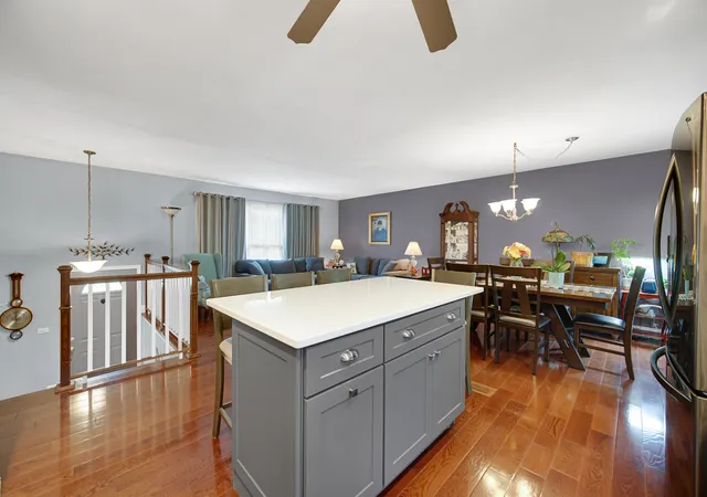 Photo 4 of Single family home for sale at 3136 Everglade Ave, Woodridge, IL 60517 | MLS# 12686527 | Listing updated on 2026-09-16