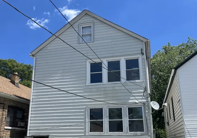 3rd image of 8410 S Burnham Ave, Chicago, IL 60617 | MLS# 12686571