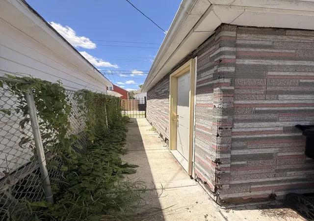 4th image of 8410 S Burnham Ave, Chicago, IL 60617 | MLS# 12686571