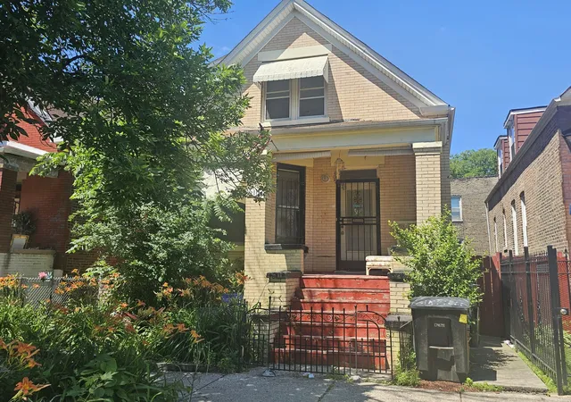 Homes for sale in Chicago, IL | 6108 S Bishop St, Chicago, IL 60636 | MLS# 12686572