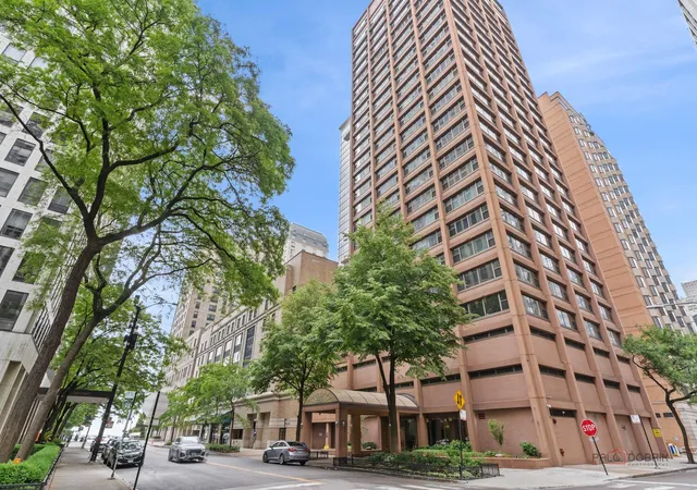 Homes for sale in Chicago, IL | 247 E Chestnut St #1804, Chicago, IL 60611 | MLS# 12686580