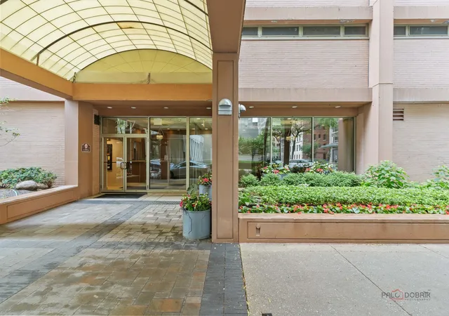 Homes for sale in Chicago, IL | 247 E Chestnut St #1804, Chicago, IL 60611 | MLS# 12686580