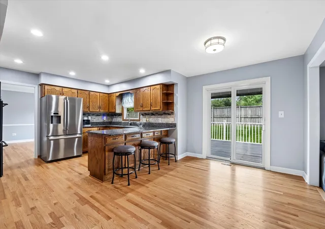 4th image of 6076 Angel Ln, Lisle, IL 60532 | MLS# 12686590
