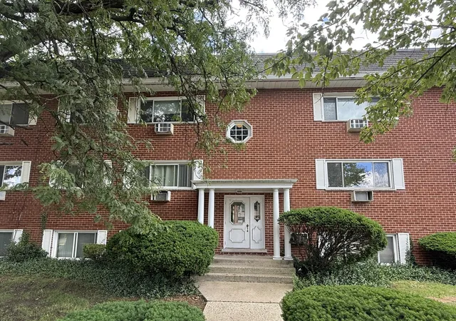 Homes for sale in Oak Park, IL | 727 S Maple Ave, Oak Park, IL 60304