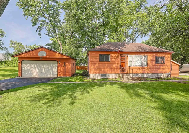 Photo 1 of Single family home for sale at 1400 Marion St, Schaumburg, IL 60193 | MLS# 12686601 | Listing updated on 2026-09-19