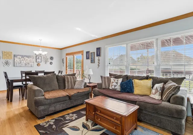Photo 3 of Townhouse for sale at 1009 E Wilson Ave, Lombard, IL 60148 | MLS# 12686605 | Listing updated on 2026-09-14