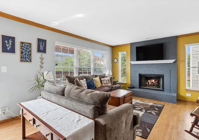 Photo 4 of Townhouse for sale at 1009 E Wilson Ave, Lombard, IL 60148 | MLS# 12686605 | Listing updated on 2026-09-14