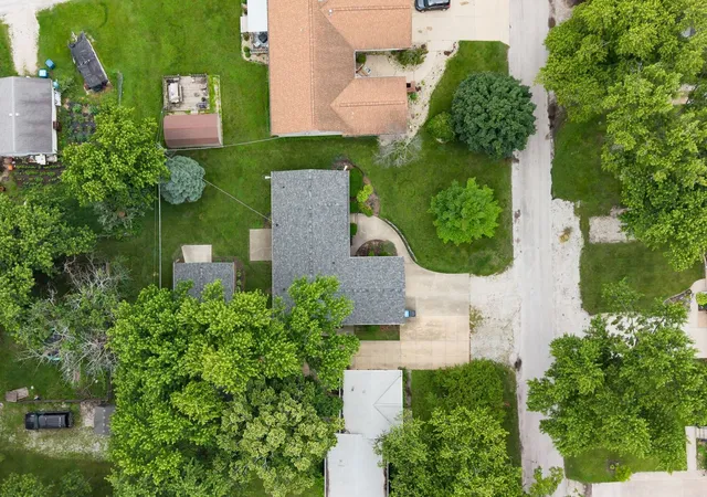 Homes for sale in Pontiac, IL | 704 E North St, Pontiac, IL 61764 | MLS# 12686637